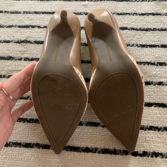 BCBGeneration Beige Snake Skin Heels, Sz 9 (Wmn) - Picture 8 of 9